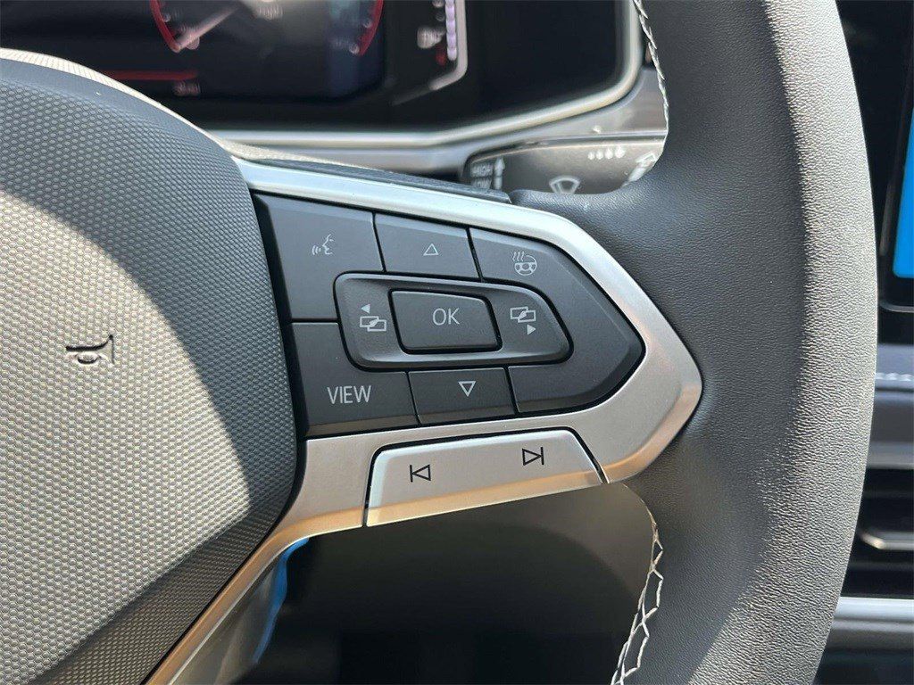 2025 Volkswagen Taos SEL - Photo 24