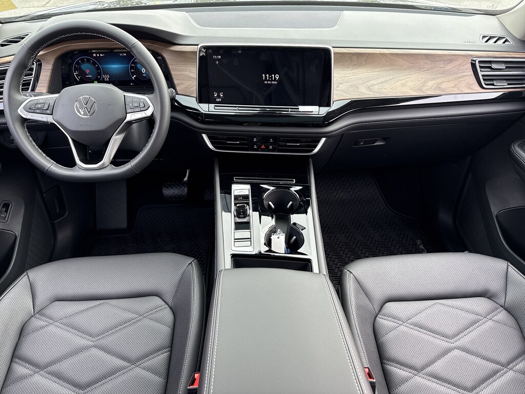 New 2026 Volkswagen Atlas 2.0T SE w/Technology 2.0T SE w/Technology FWD