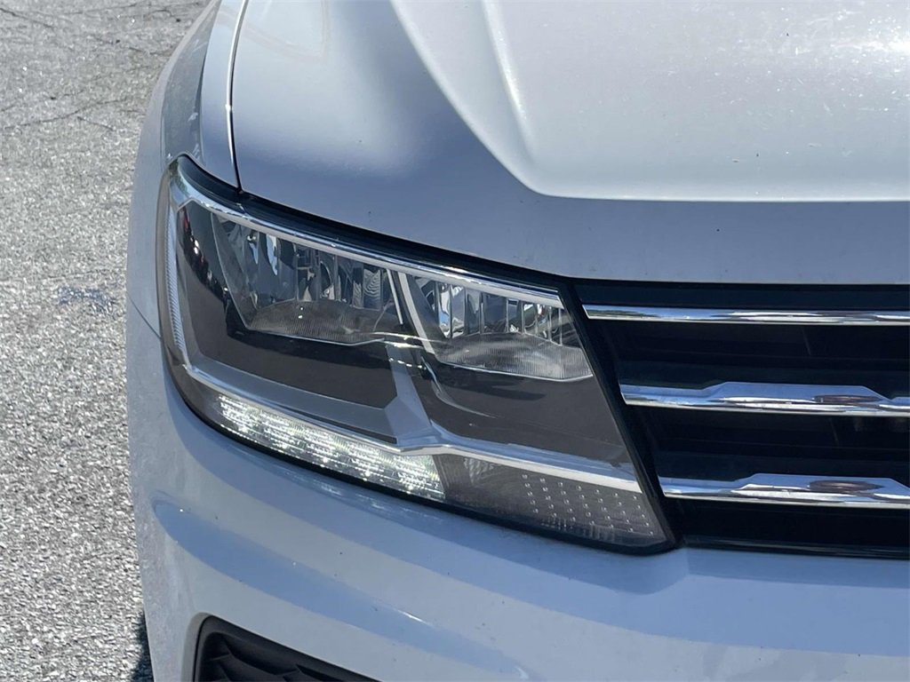 2021 Volkswagen Tiguan SEL photo 3