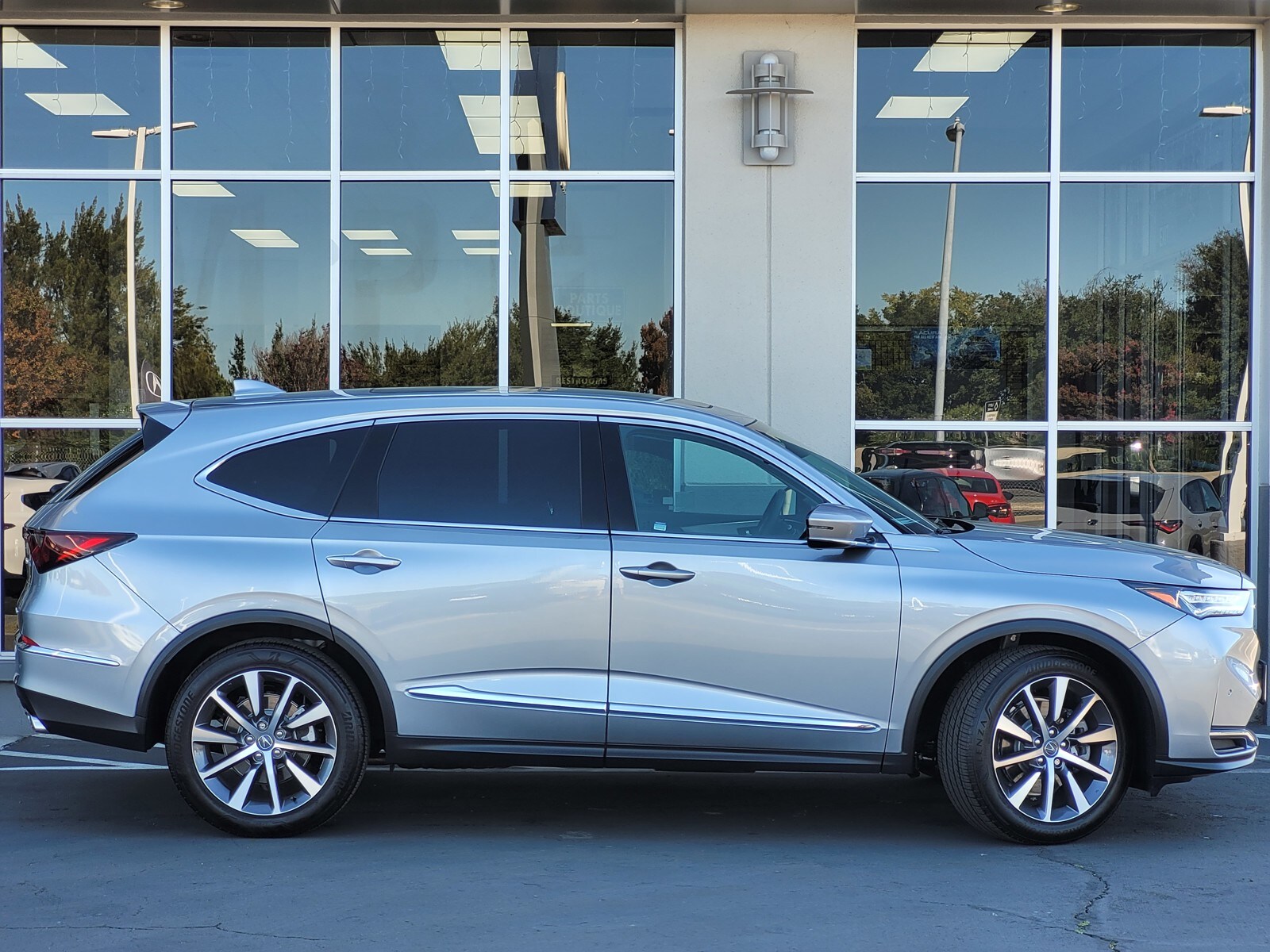 2025 Acura MDX SH-AWD Technology photo 2