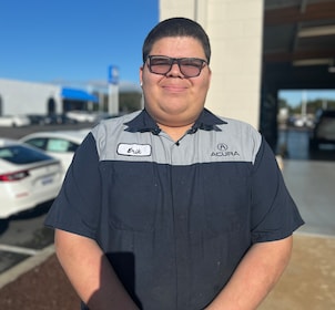 Staff member Erik Sanchez from ID_f82f4a5fd053