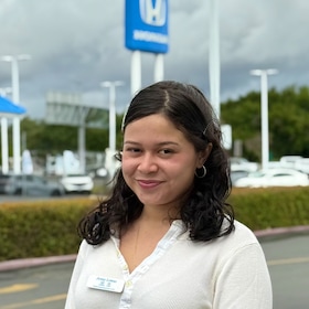 Staff member Jenny Lemus from ID_2b61ae602ab2
