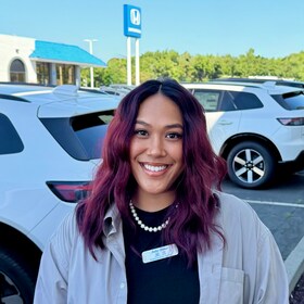 Staff member Julie Dolor from ID_2b61ae602ab2