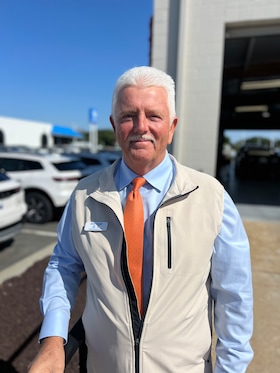 Staff member Mike Gough from ID_885ab24dcb70