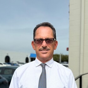 Staff member Alex Erakat from ID_885ab24dcb70