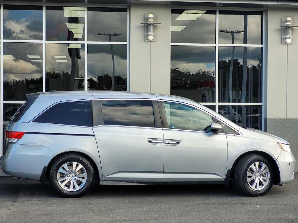 Used 2017 Honda Odyssey SE Minivan/Van
