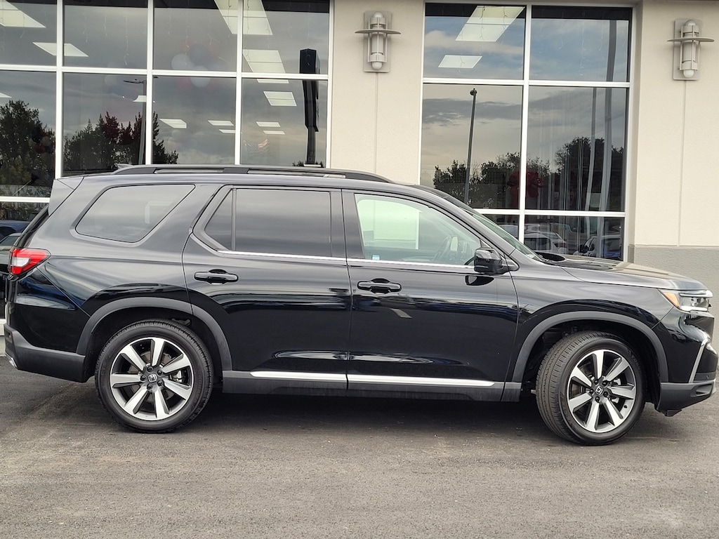 Used 2024 Honda Pilot Elite SUV