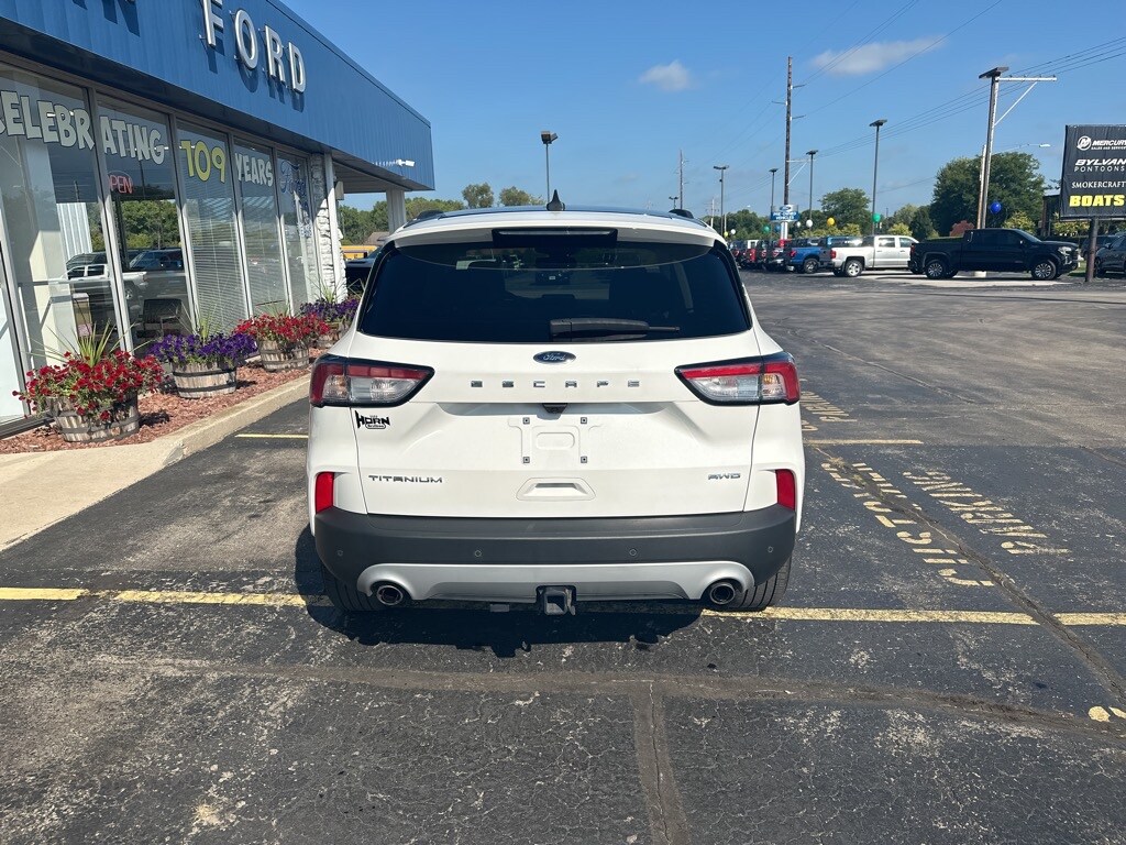 2021 Ford Escape Titanium photo 4