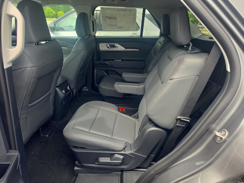 2026 Ford Explorer Active - Photo 6