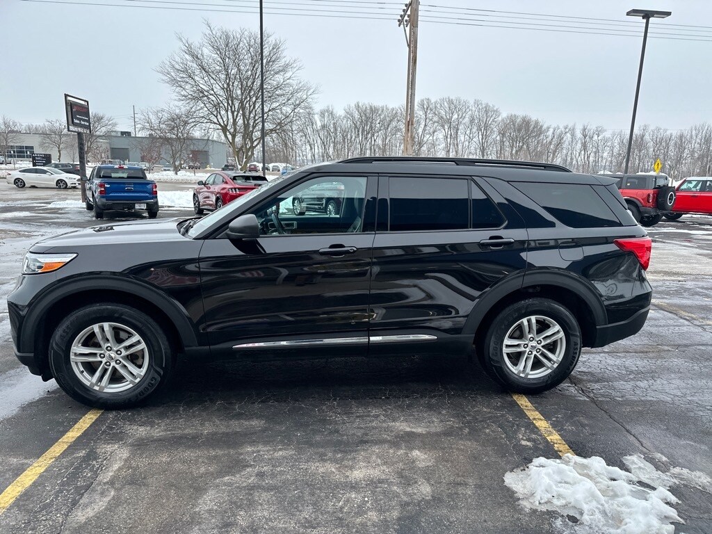 Used 2022 Ford Explorer XLT with VIN 1FMSK8DH7NGA87763 for sale in Brillion, WI