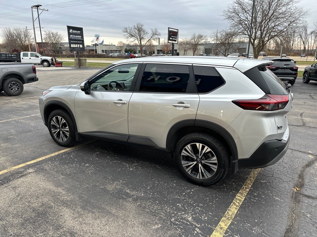 2023 Nissan Rogue SV photo 3