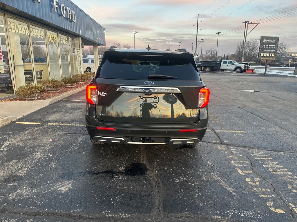 2023 Ford Explorer XLT photo 4