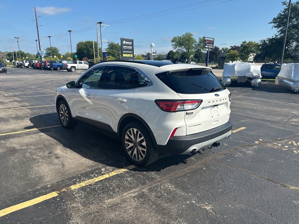 2021 Ford Escape Titanium photo 3