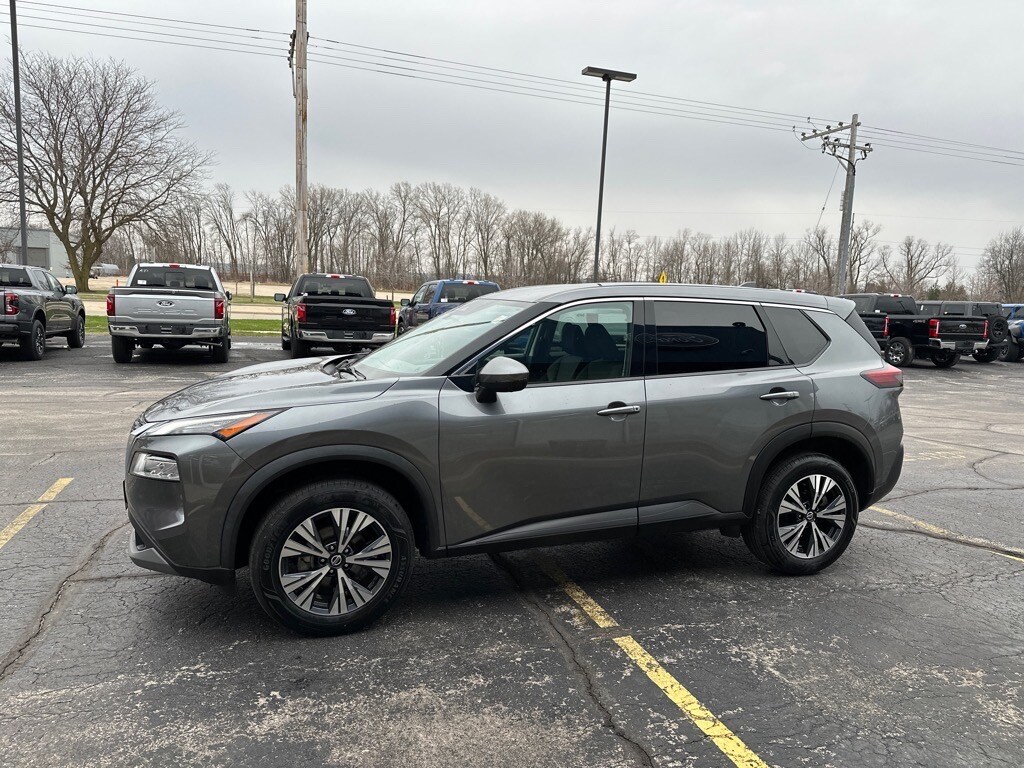 Used 2021 Nissan Rogue SV with VIN 5N1AT3BB5MC742387 for sale in Brillion, WI