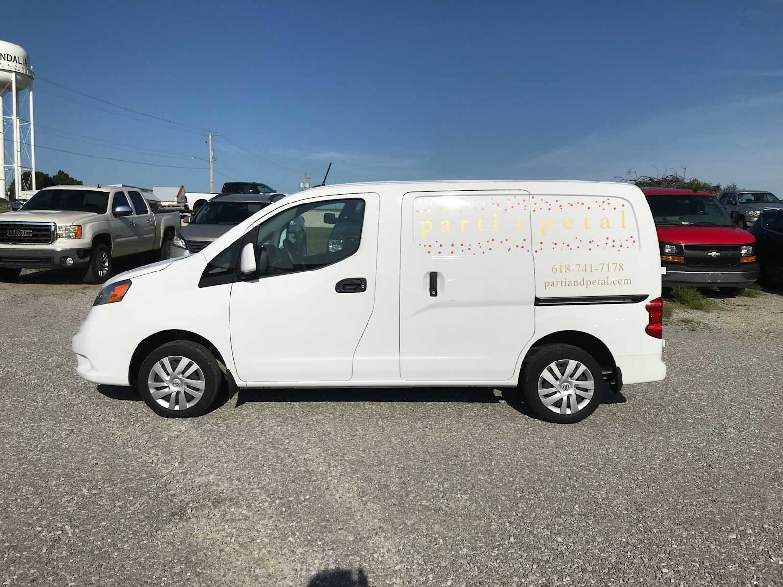 Used 2020 Nissan NV200 SV with VIN 3N6CM0KN6LK696772 for sale in Vandalia, IL