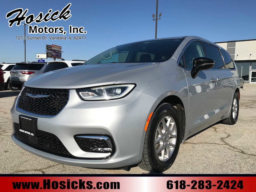 Used 2024 Chrysler Pacifica Touring L Van Passenger Van