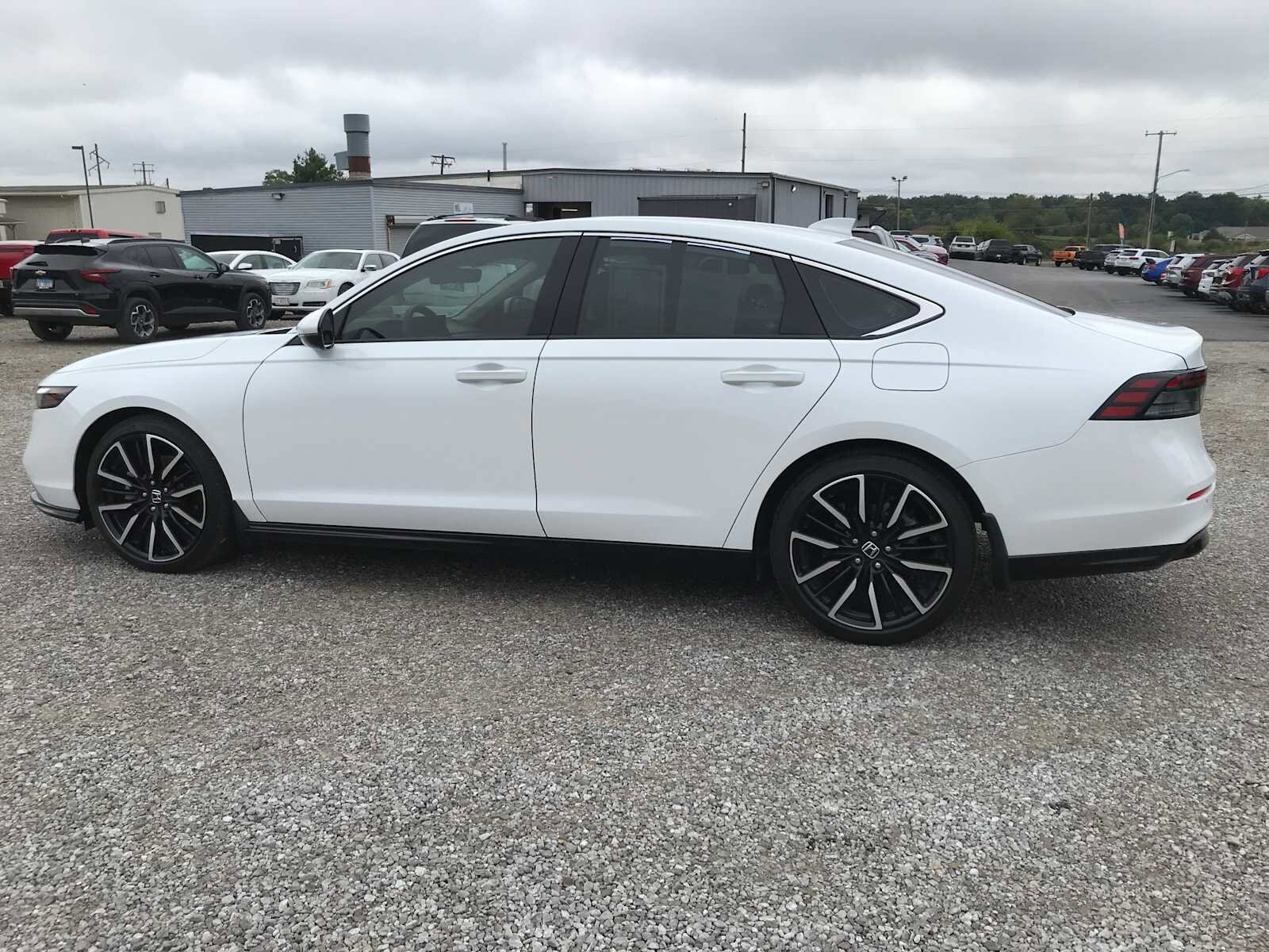 2023 Honda Accord Hybrid Touring photo 4