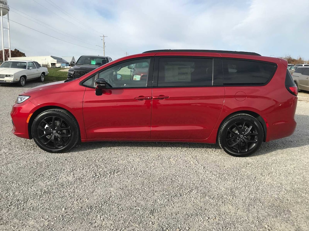 New 2026 Chrysler Pacifica SELECT Passenger Van