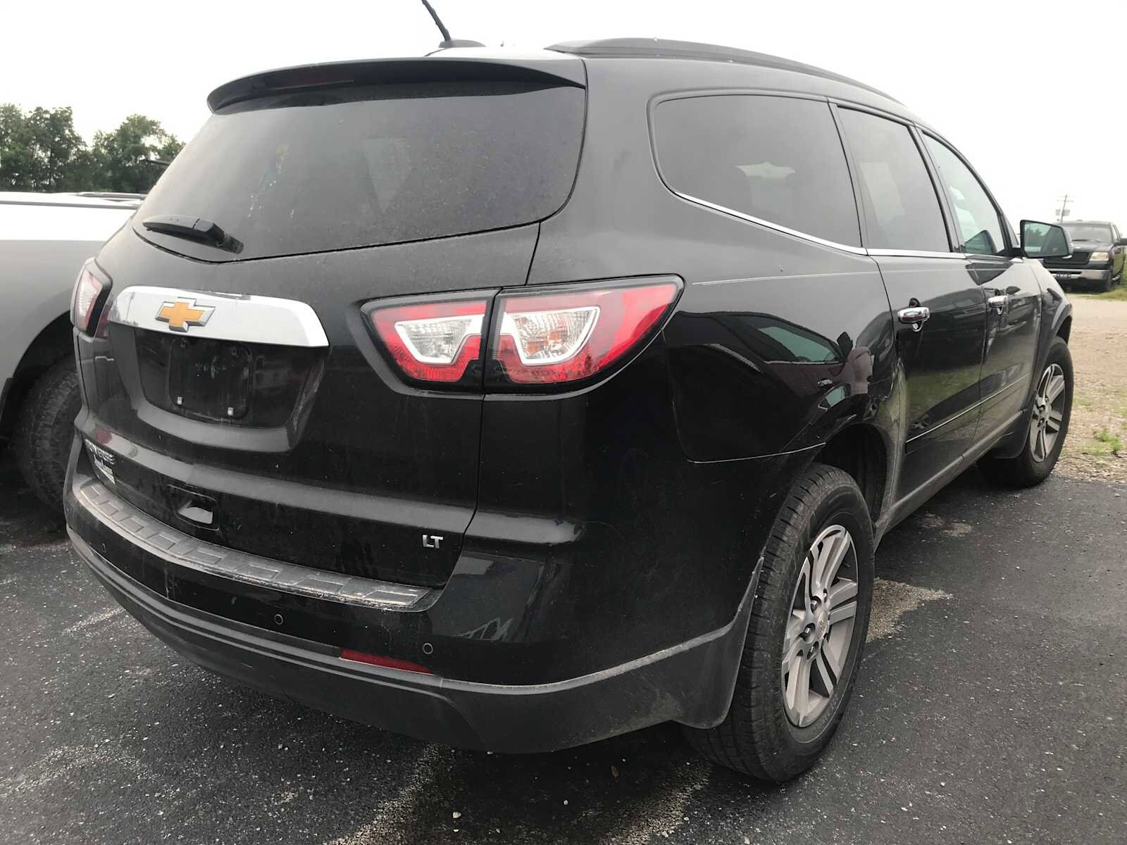 2017 Chevrolet Traverse 1LT photo 3