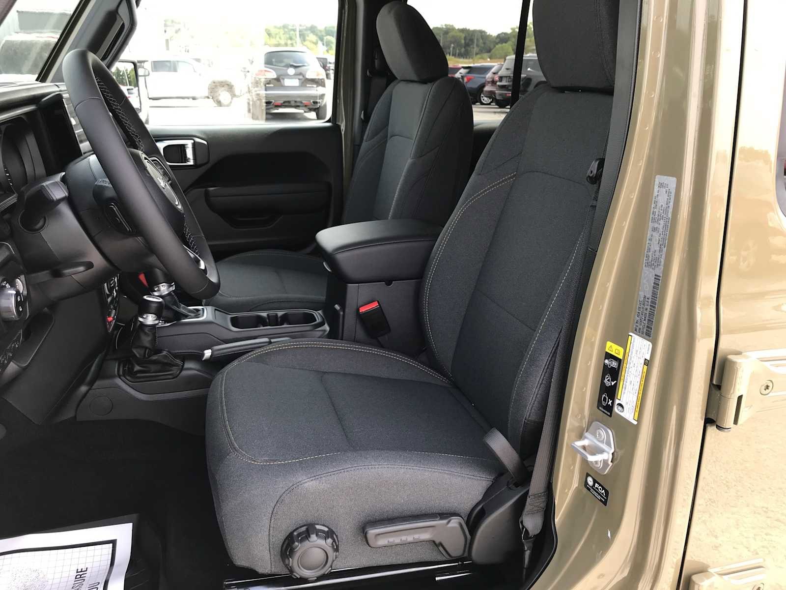 2025 Jeep Gladiator Willys - Photo 15