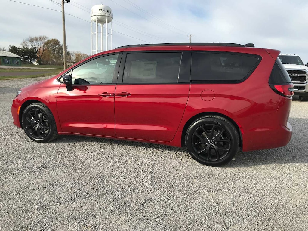 New 2026 Chrysler Pacifica SELECT Passenger Van