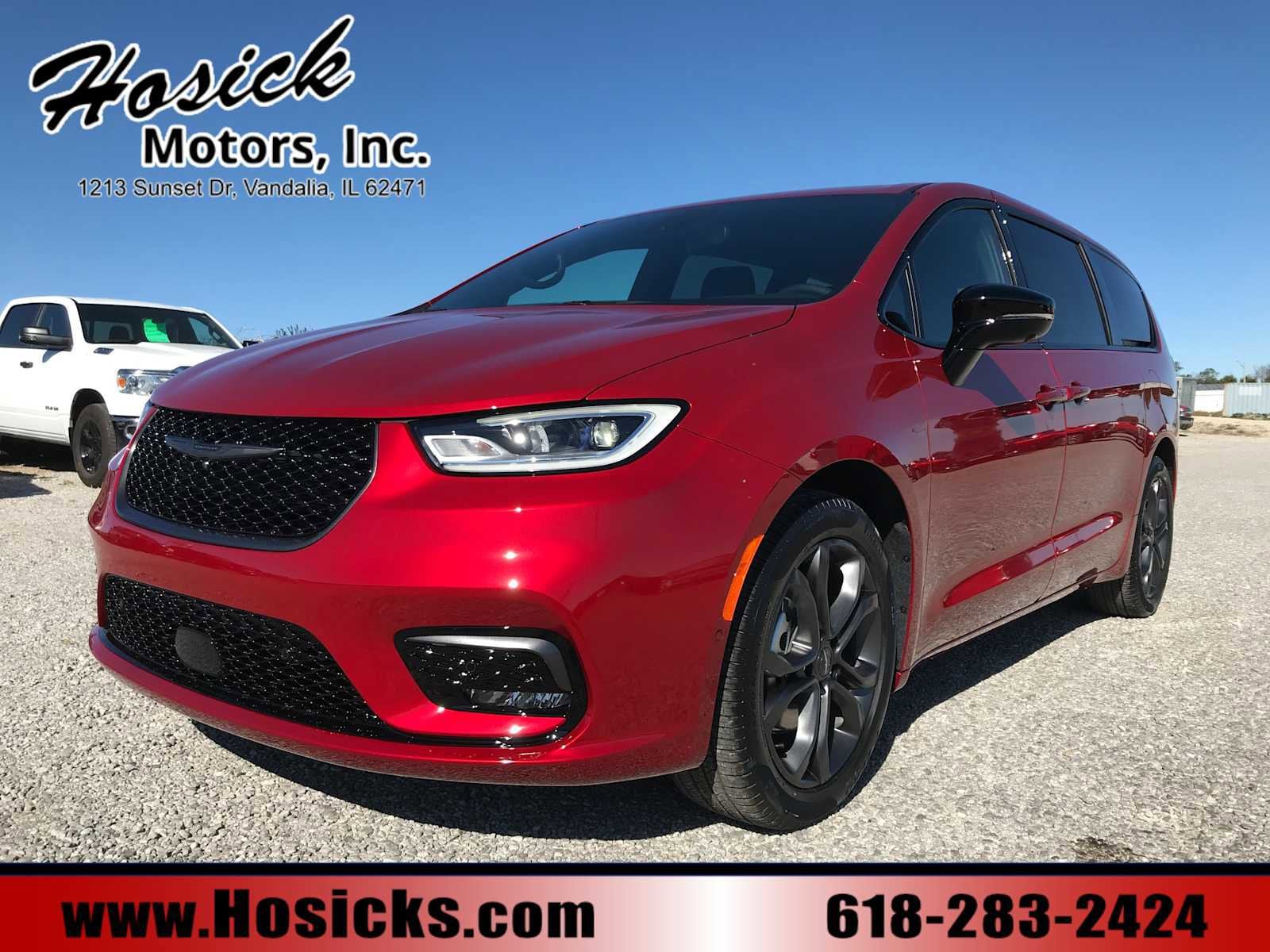 2026 Chrysler Pacifica Select's photo