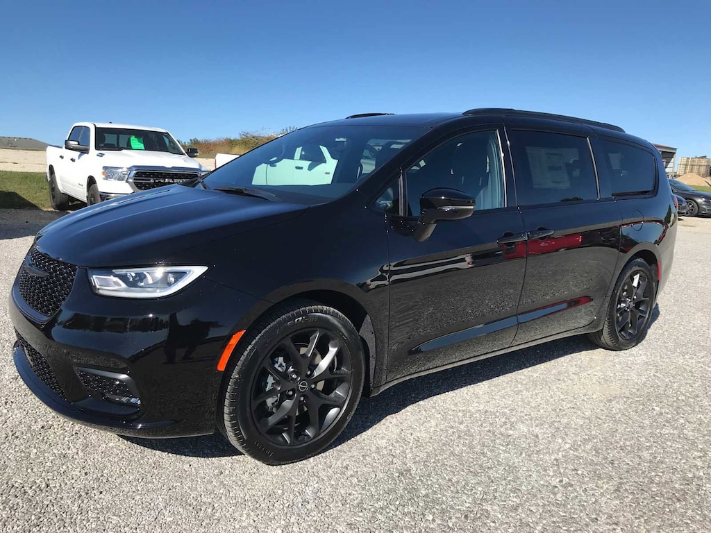New 2026 Chrysler Pacifica SELECT Passenger Van
