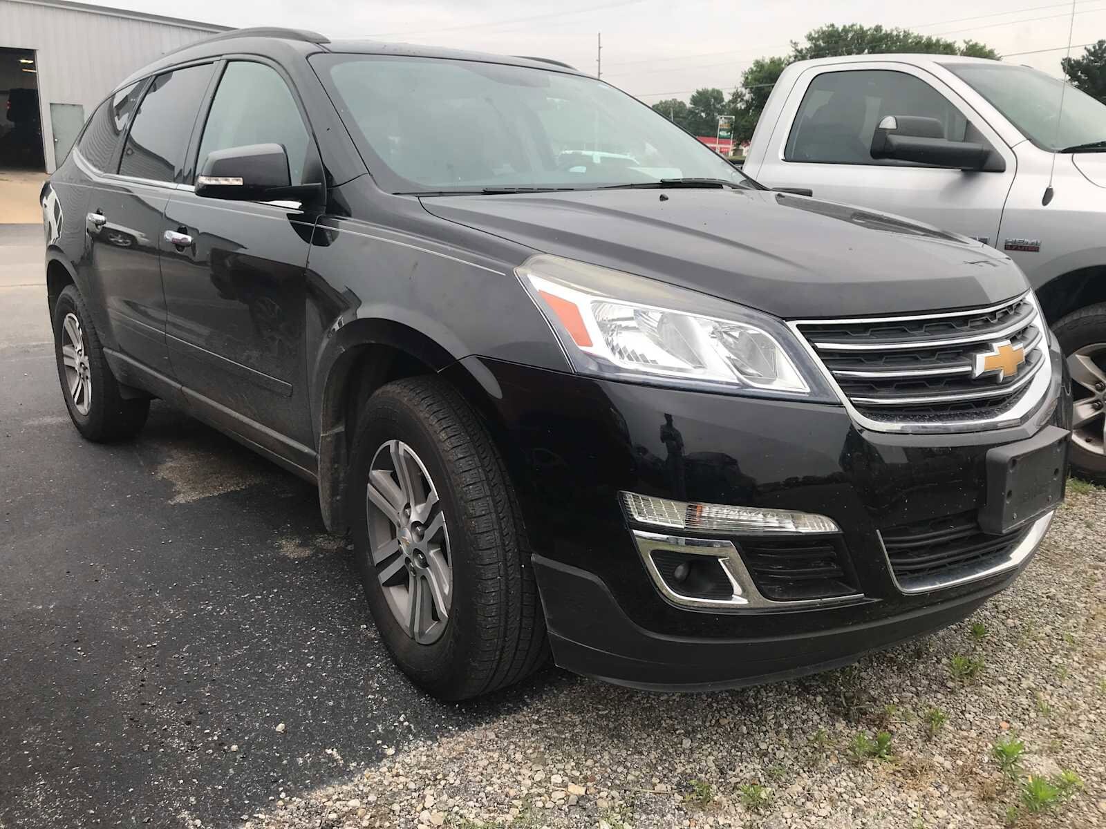 2017 Chevrolet Traverse 1LT photo 4