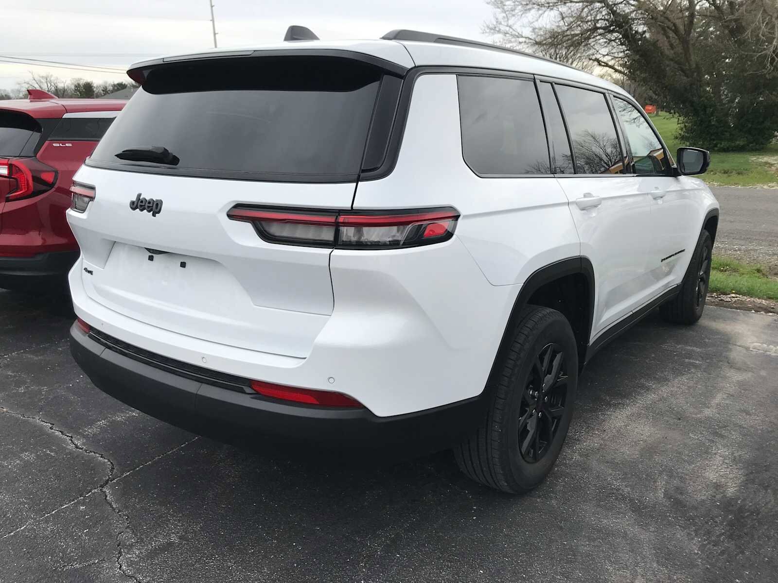 2024 Jeep Grand Cherokee L photo 3