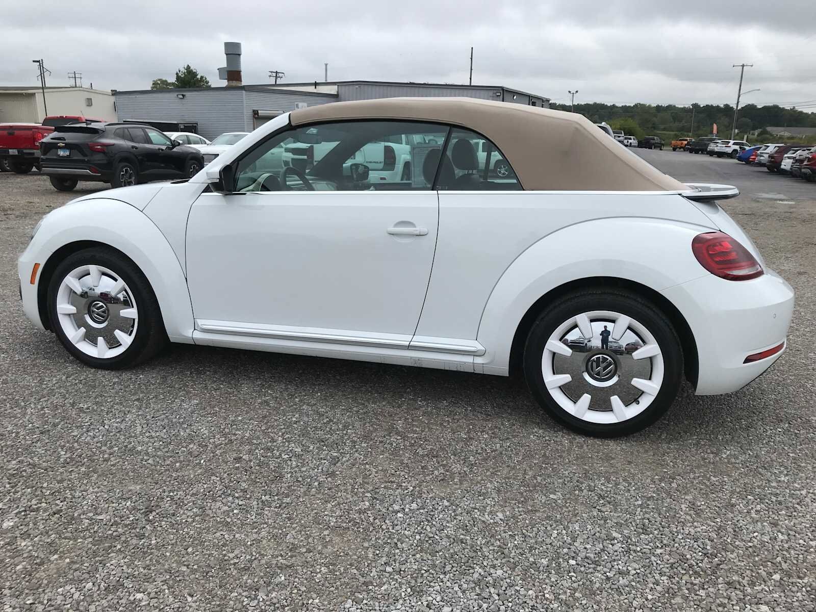 2019 Volkswagen Beetle Final Edition SEL Convertible photo 4