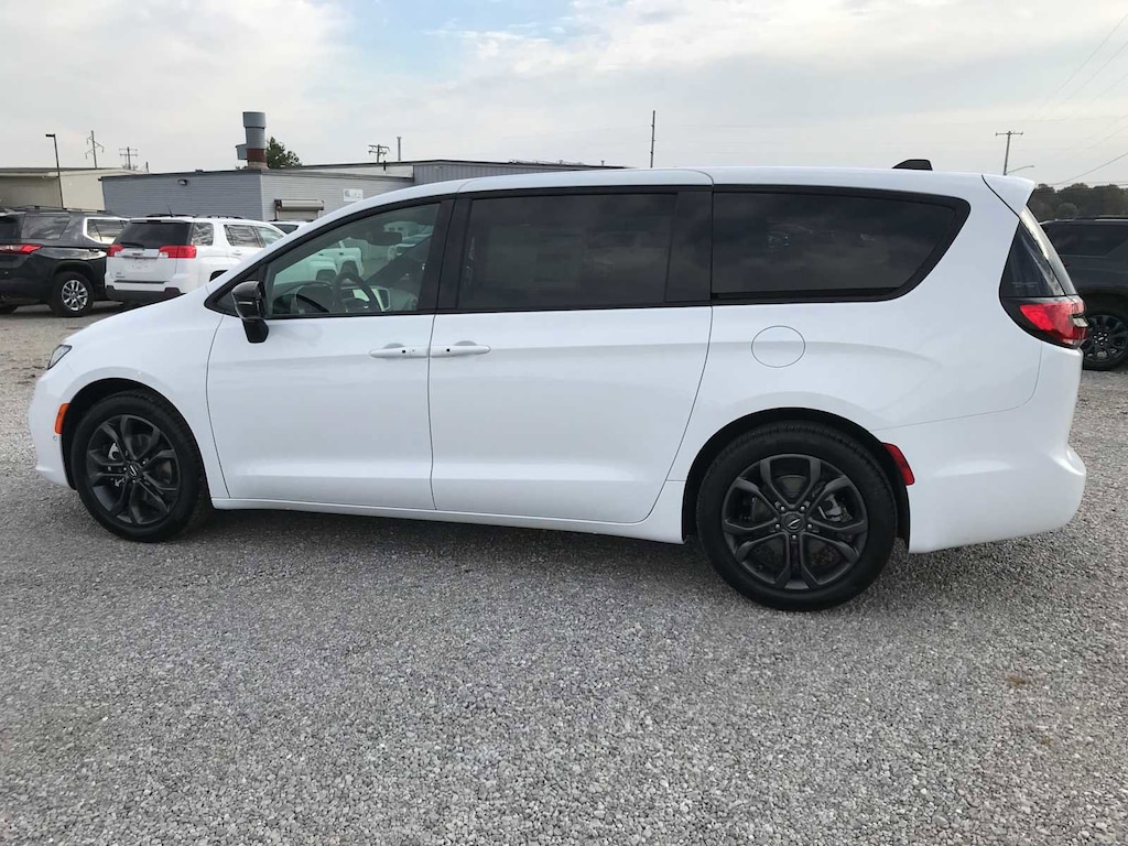 New 2026 Chrysler Pacifica SELECT Passenger Van