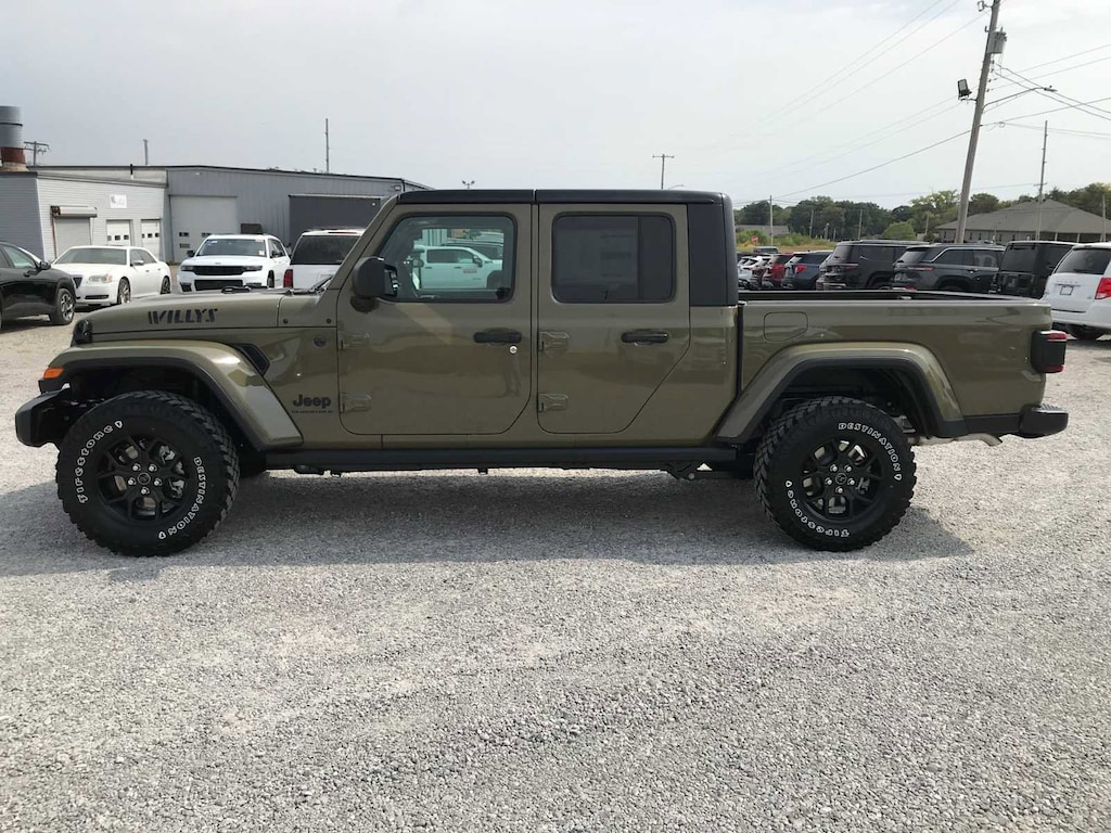 New 2025 Jeep Gladiator WILLYS 4X4 Pickup