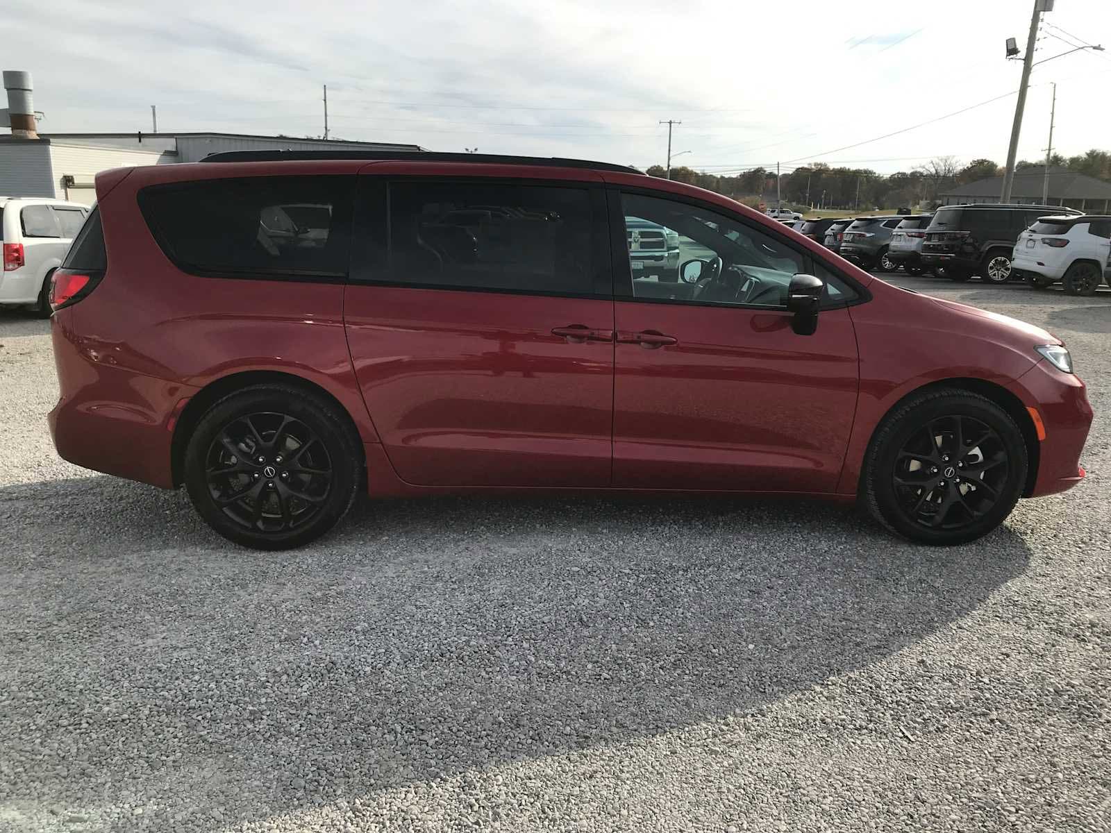 2026 Chrysler Pacifica Select - Photo 8
