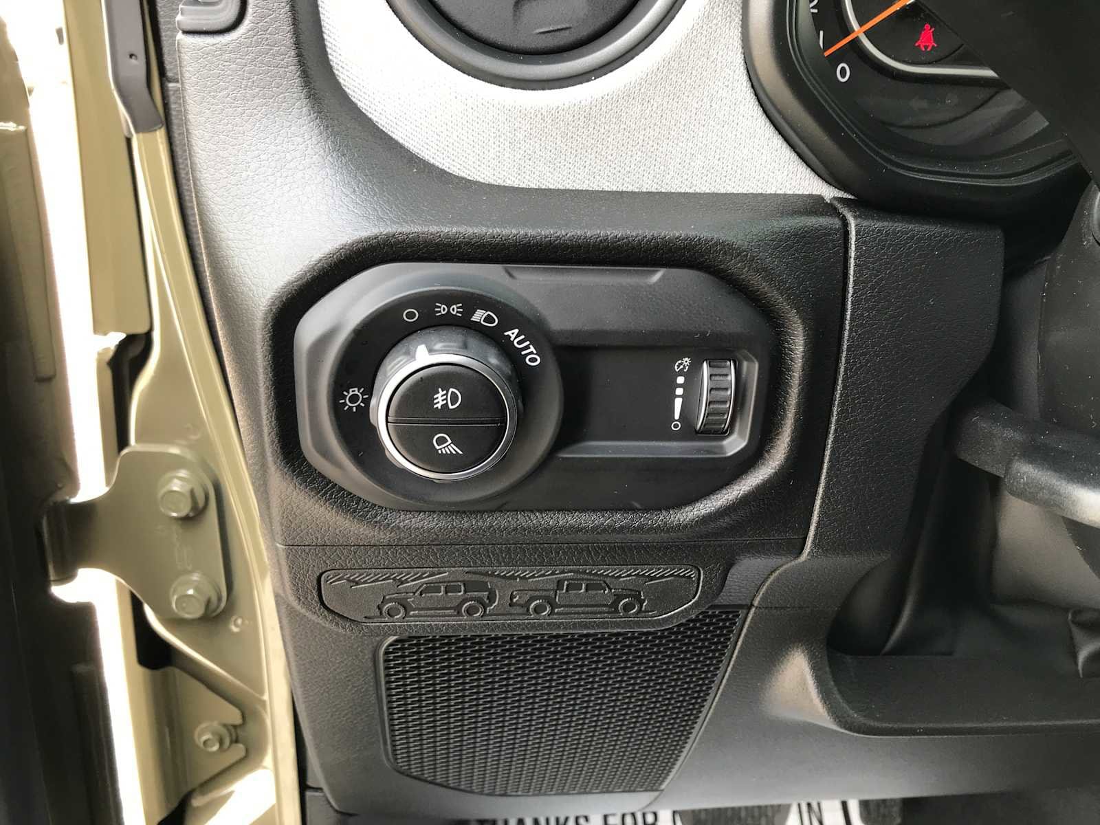 2025 Jeep Gladiator Willys - Photo 17