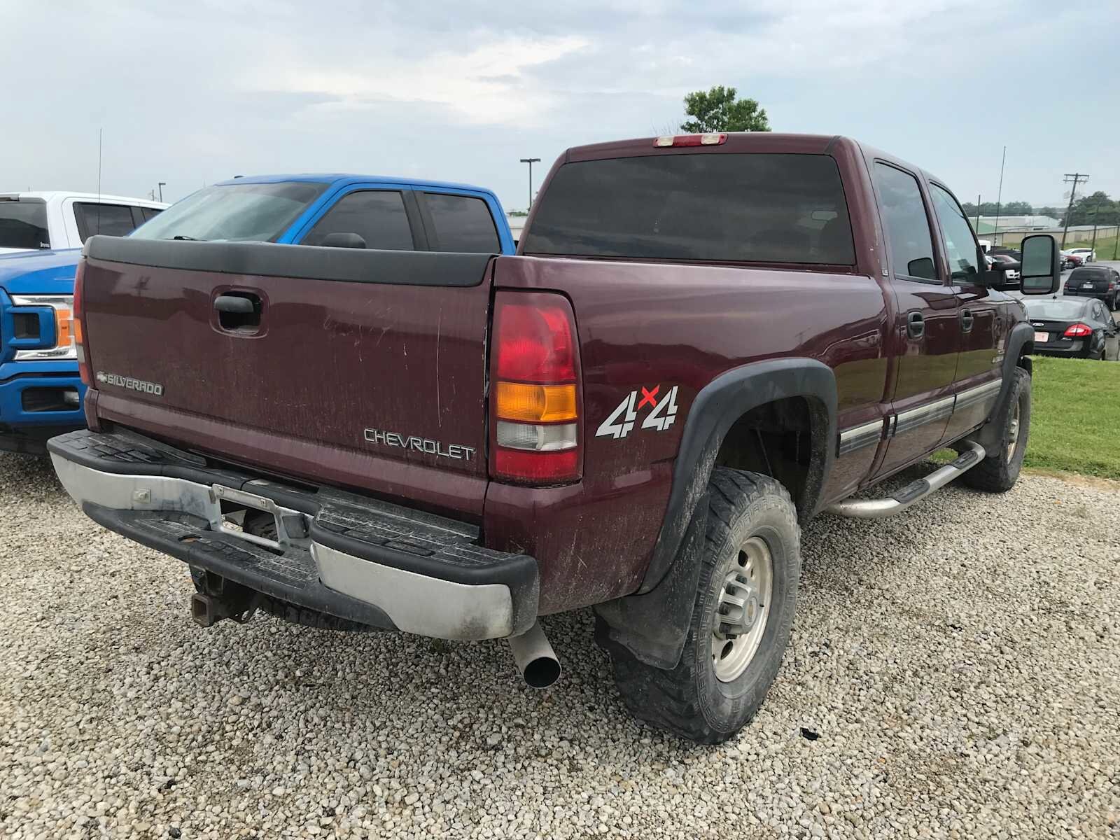 2002 Chevrolet Silverado 2500HD LT photo 3