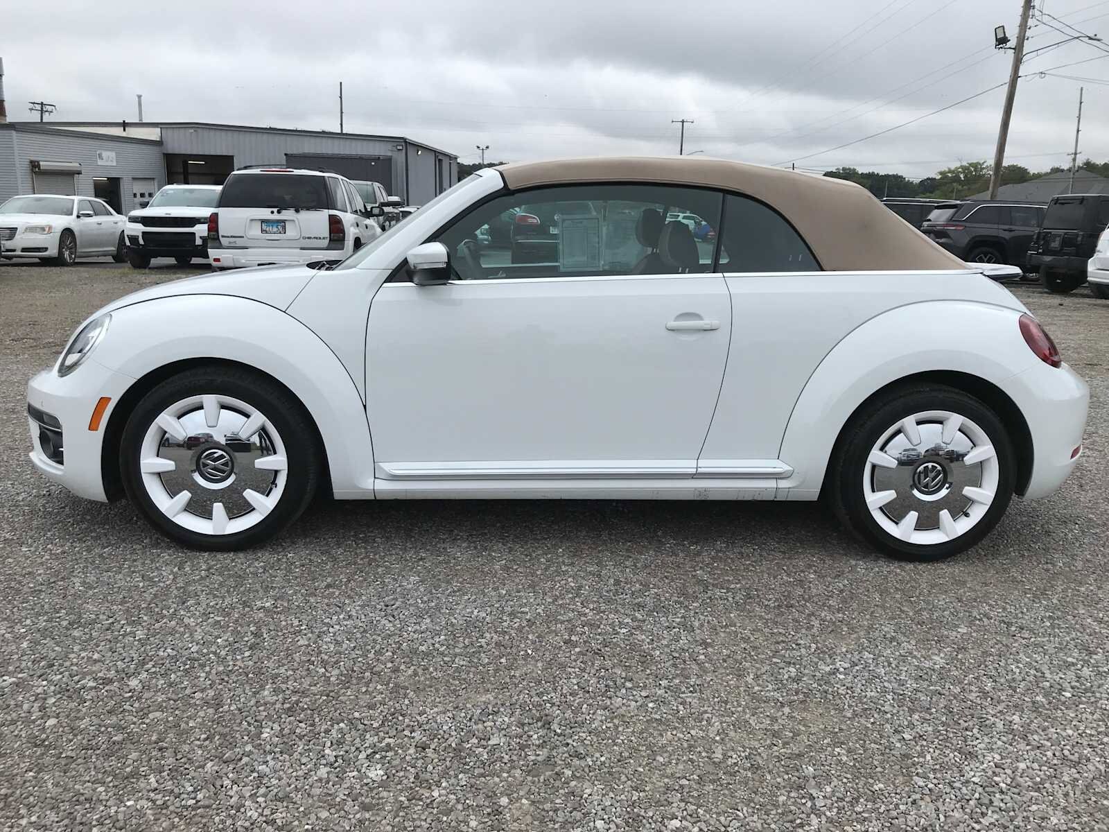 2019 Volkswagen Beetle Final Edition SEL Convertible photo 3