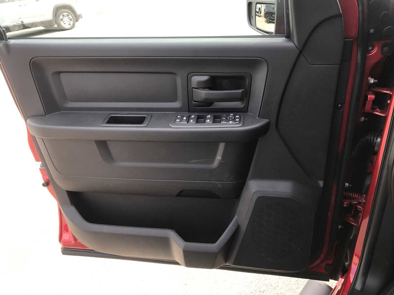 2026 RAM 2500 Tradesman/Black Express - Photo 24