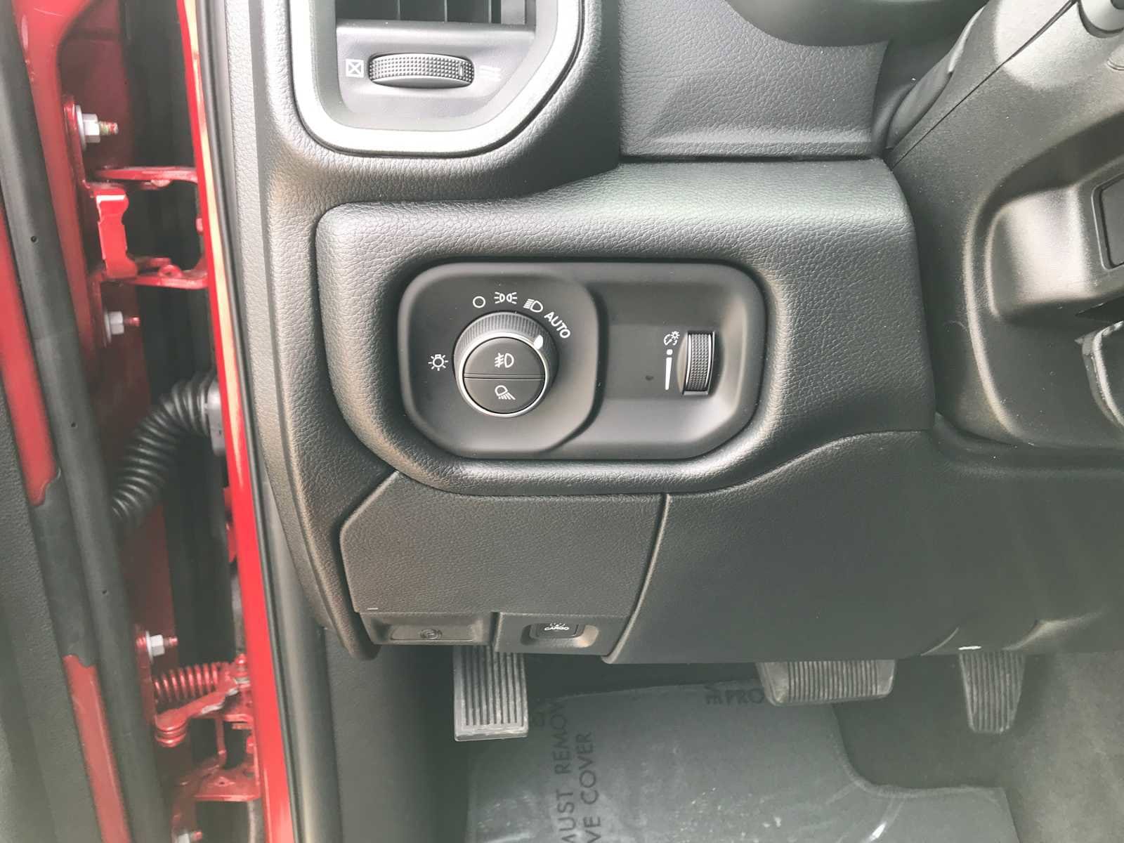 2026 RAM 2500 Tradesman/Black Express - Photo 16