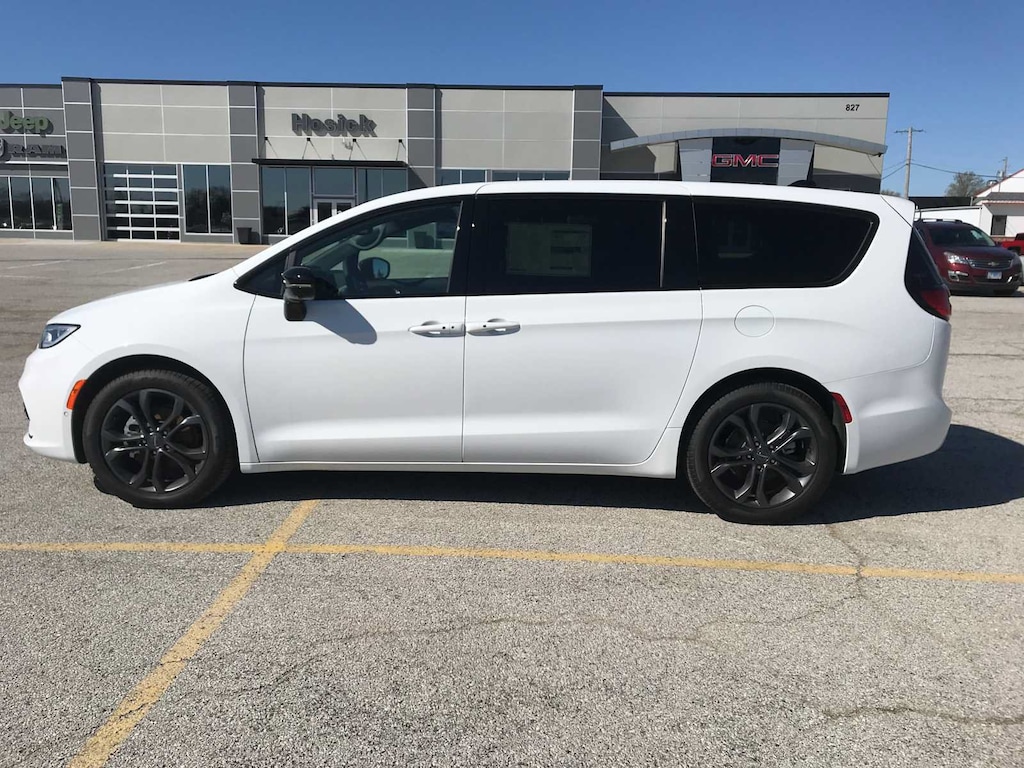 New 2026 Chrysler Pacifica SELECT Passenger Van