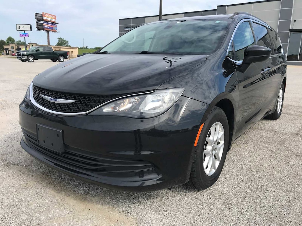 Used 2020 Chrysler Voyager LXI Van Passenger Van