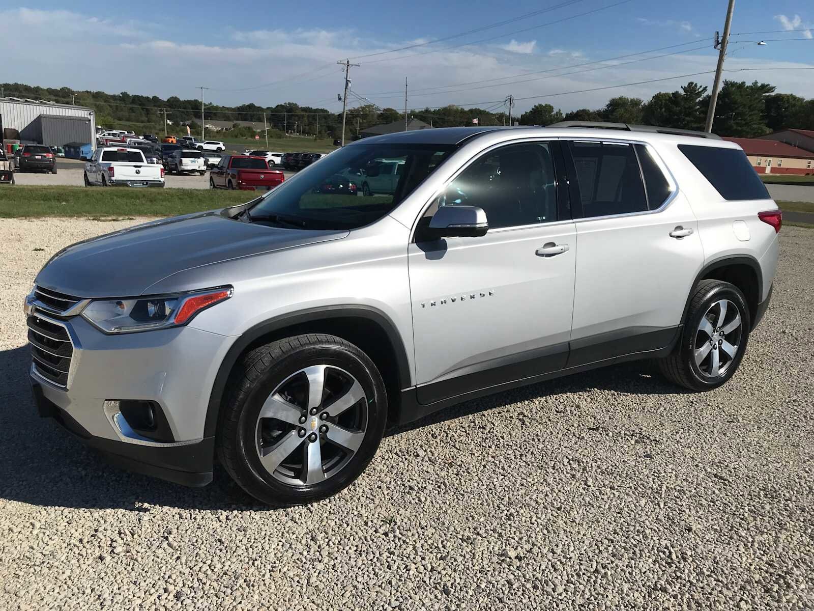 2021 Chevrolet Traverse Leather photo 2
