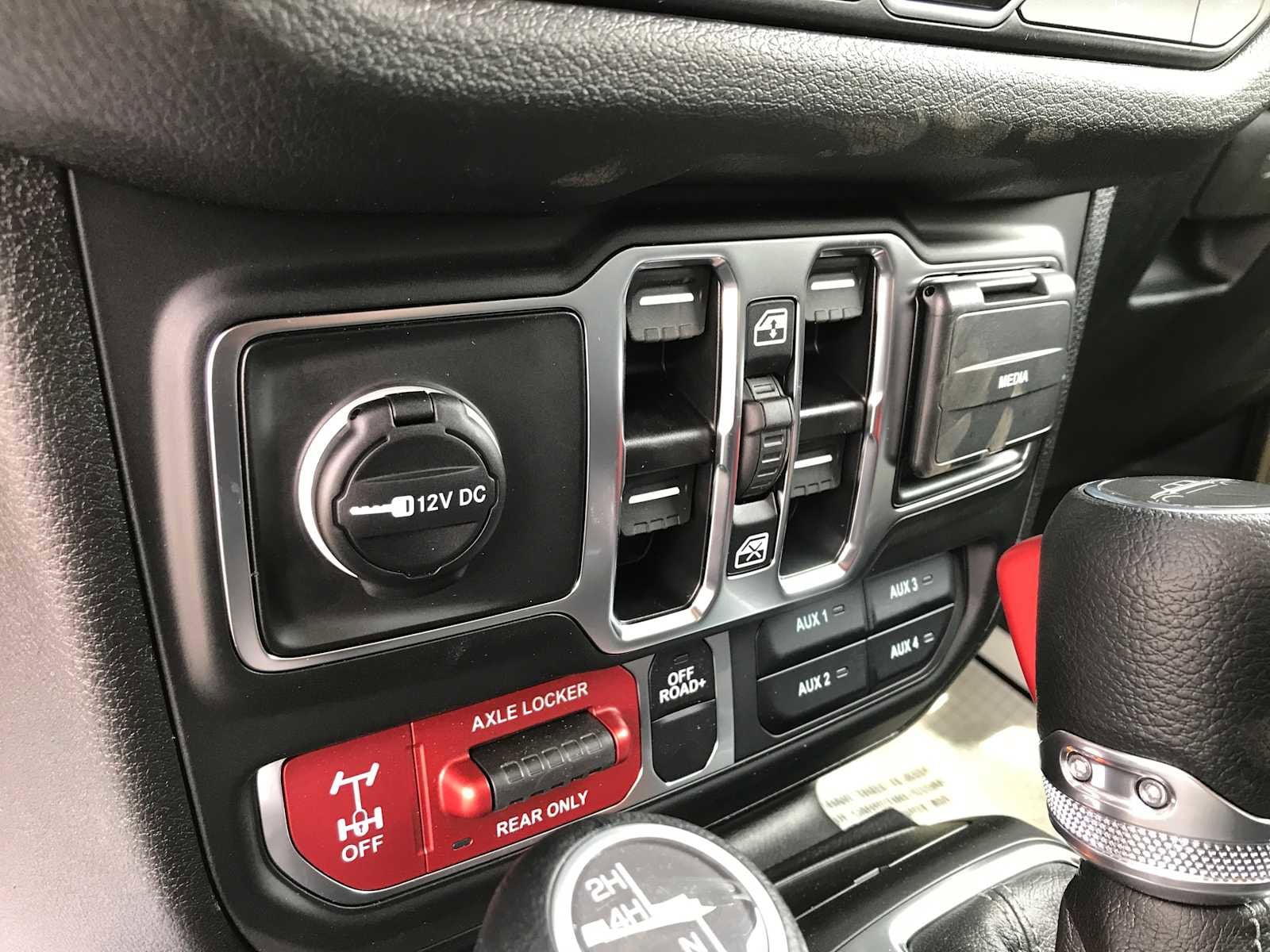 2025 Jeep Gladiator Willys - Photo 22