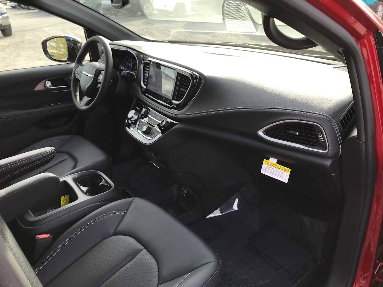 2026 Chrysler Pacifica Select - Photo 34