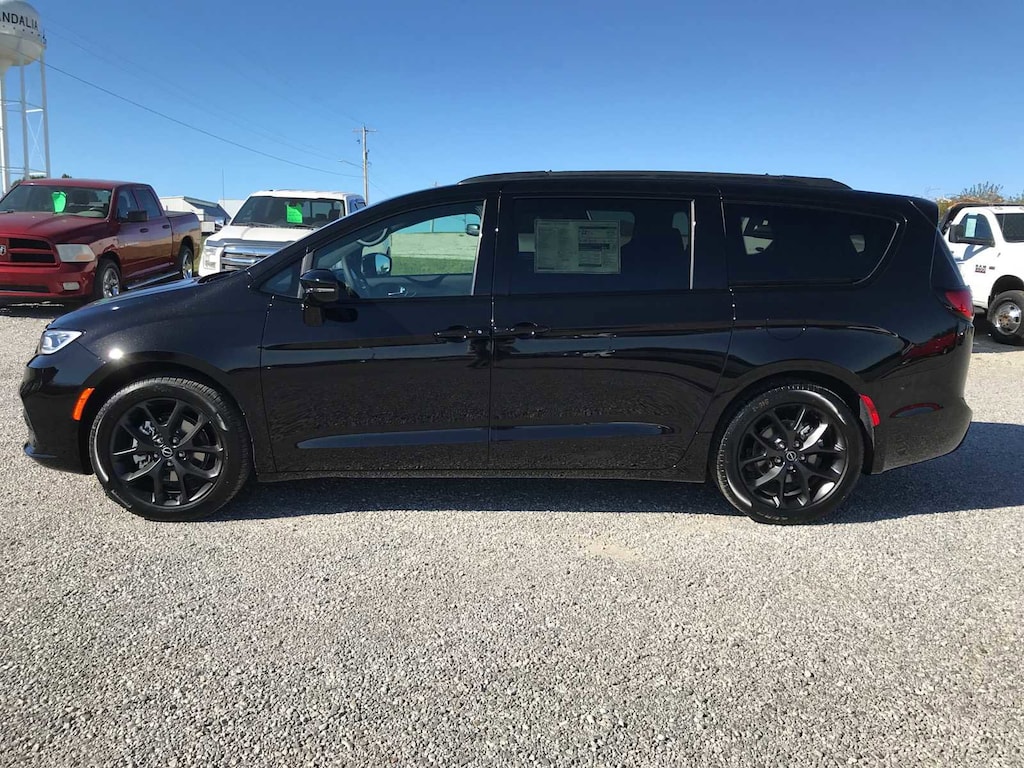 New 2026 Chrysler Pacifica SELECT Passenger Van