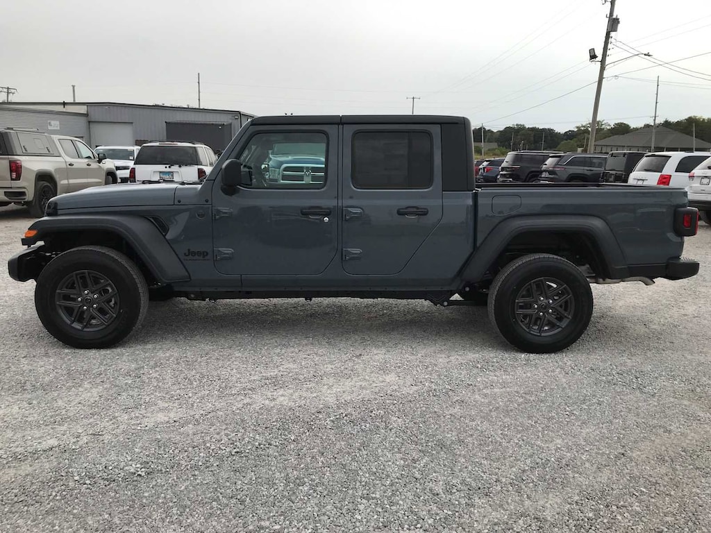 New 2025 Jeep Gladiator SPORT S 4X4 Pickup