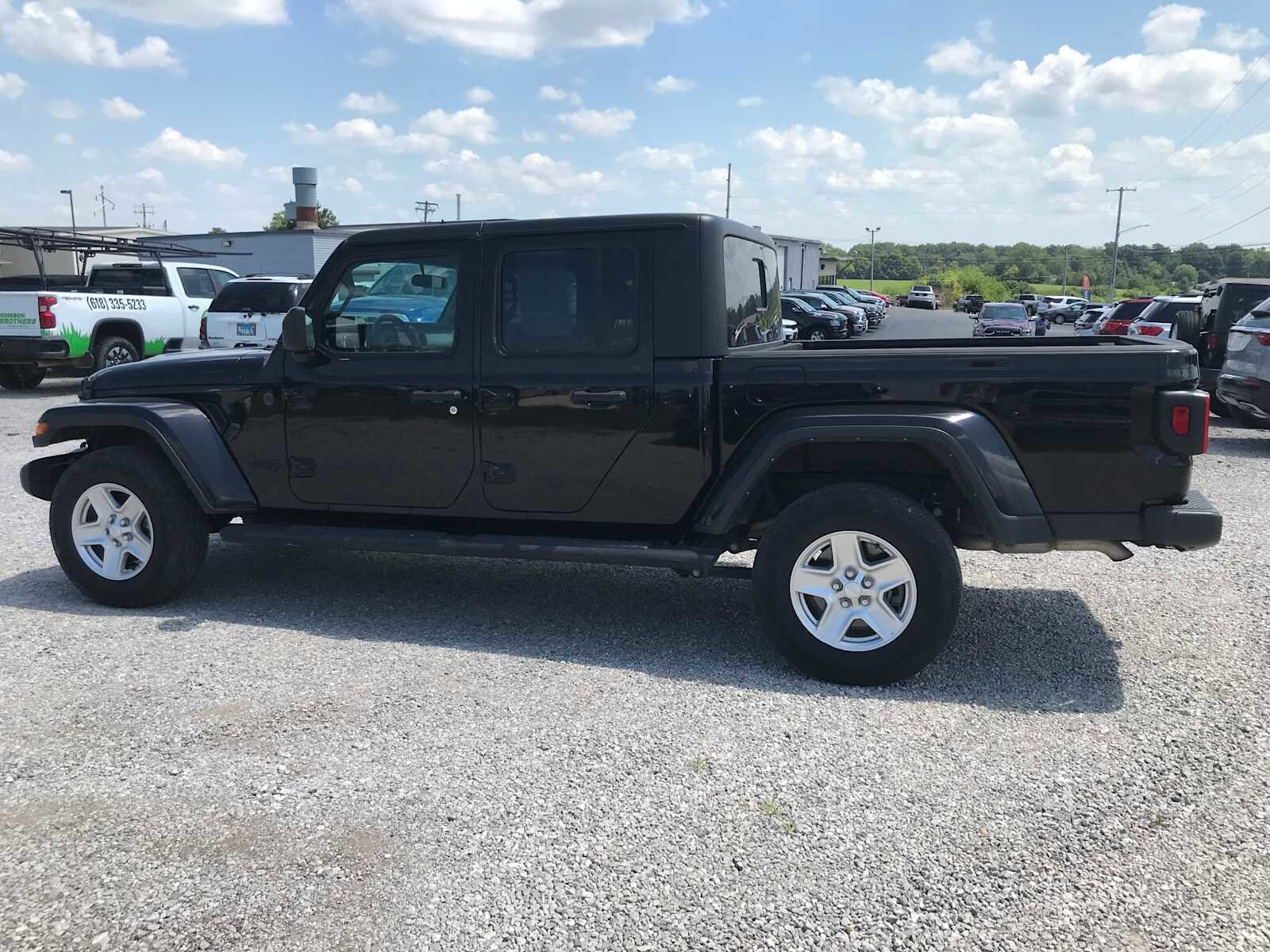 2023 Jeep Gladiator Sport photo 4