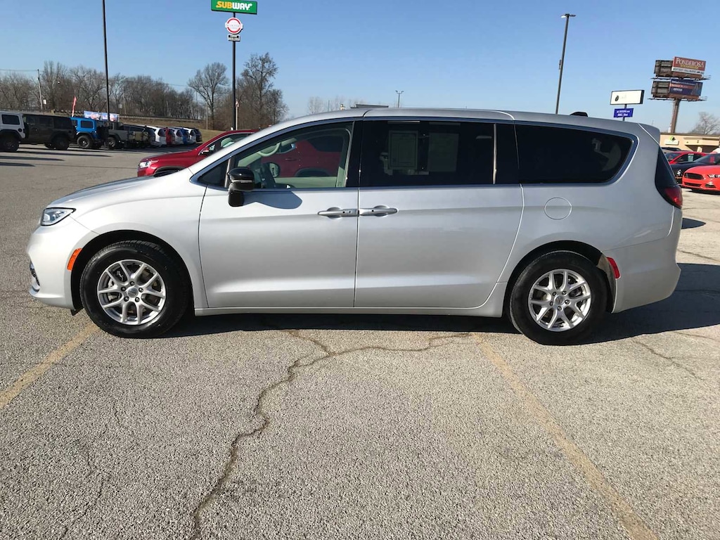 Used 2024 Chrysler Pacifica Touring L Van Passenger Van