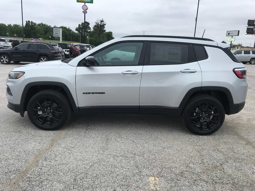 New 2026 Jeep Compass LATITUDE ALTITUDE 4X4 Sport Utility