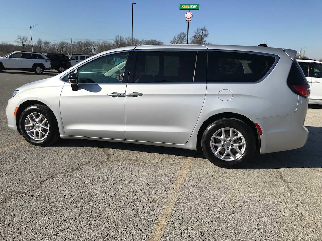 Used 2024 Chrysler Pacifica Touring L Van Passenger Van
