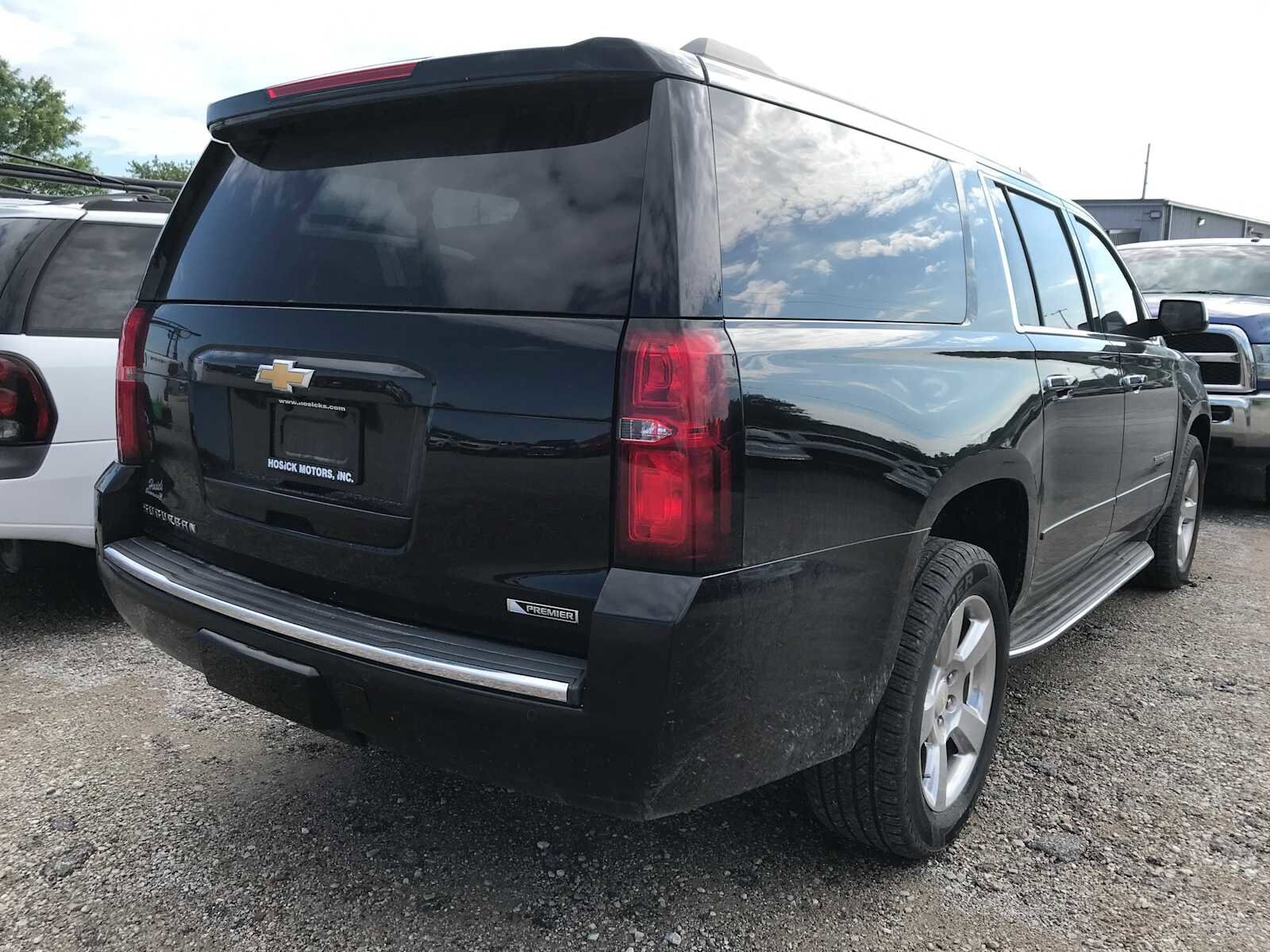 2017 Chevrolet Suburban Premier photo 3